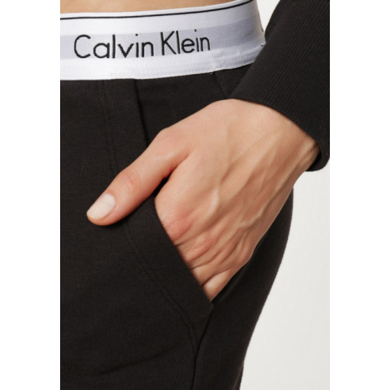 Pantaloni de trening pentru femei Calvin Klein negru (QS5716E-001)